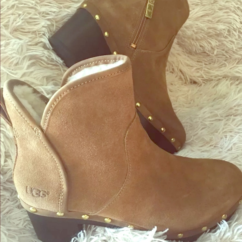 Suede Ugg Lynnea clog boots. New without tags.